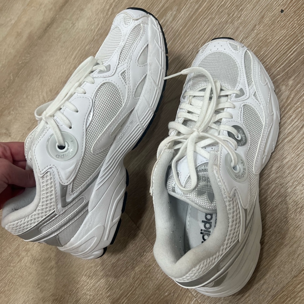 Women’s old school adidas shoe